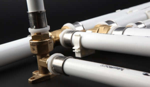 Способы соединения труб из различных материалов: металл и пластик