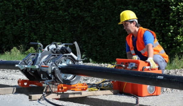 Как сварить и склеить полиэтиленовые трубы?